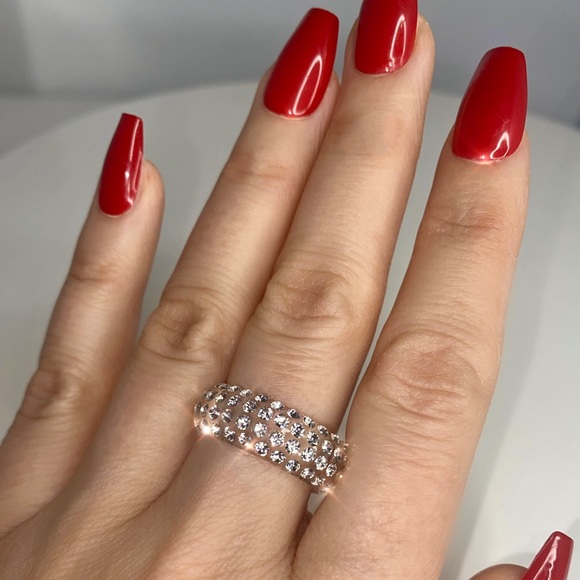 Acrylic Crystal Ring Embellished With Genuine “Crystal Stone Elements” New! - Picture 3 of 14